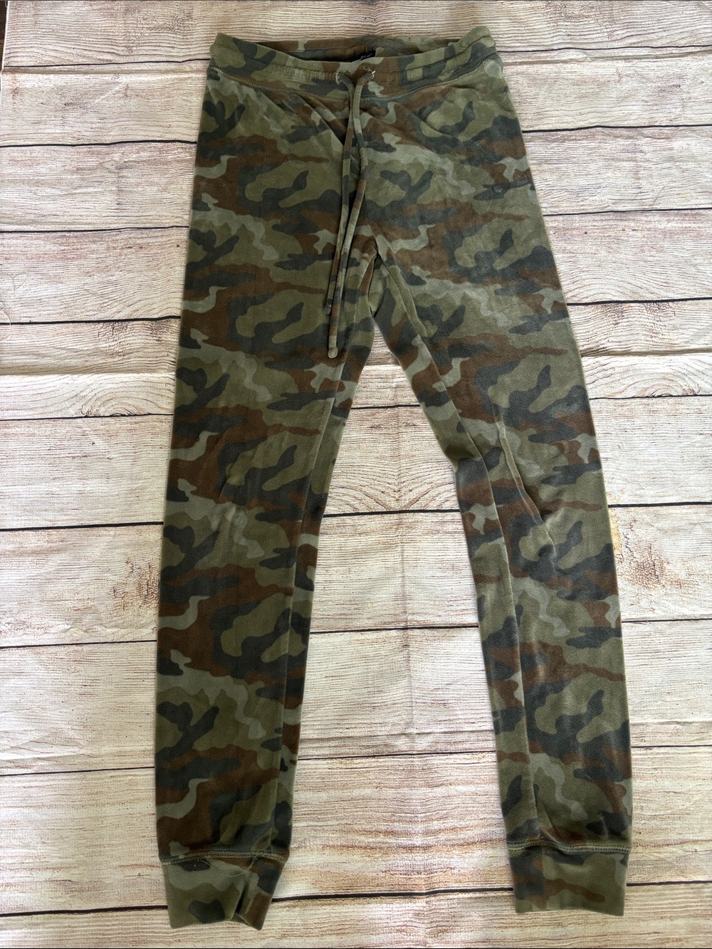 American Eagle Outfitters Women’s Olive Camo leggings